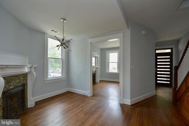 Building Photo - 1724 2nd St NW
