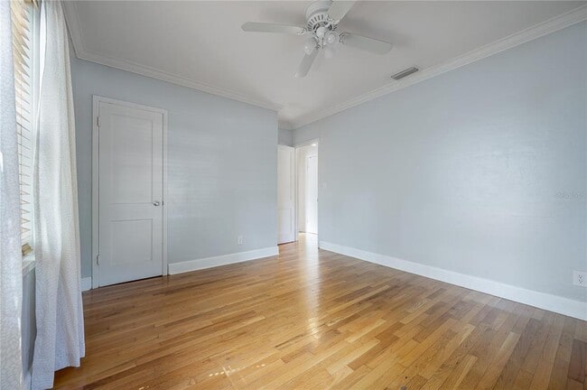 Building Photo - 1211 E Park Cir