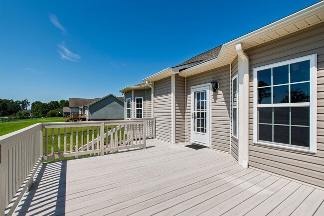 Building Photo - 147 Watersedge Ln