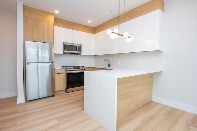 Building Photo - 6710 Park Ave