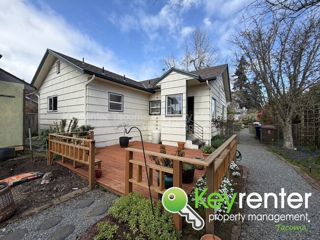 Building Photo - 4902 N 16th St