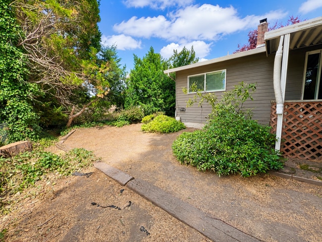 Building Photo - 21318 SE Alder Ct