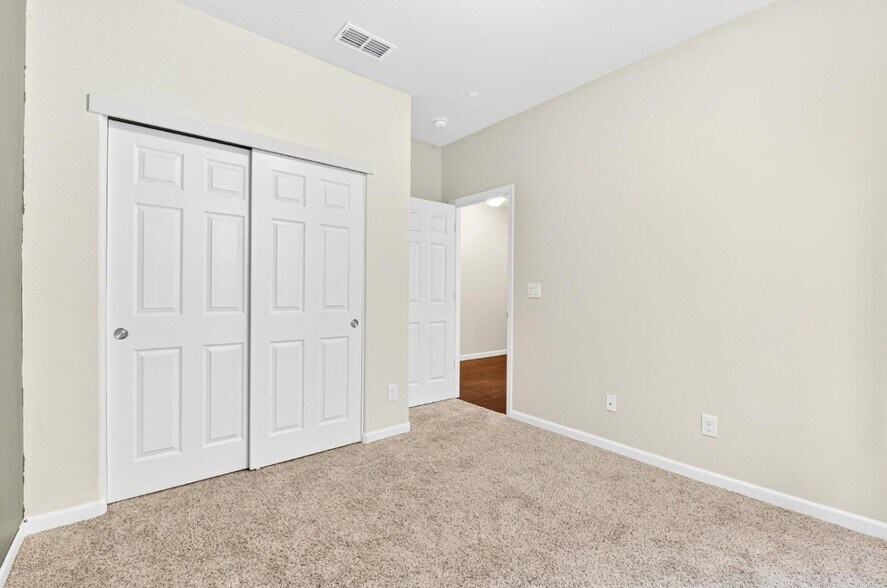Building Photo - 9424 Malbec St