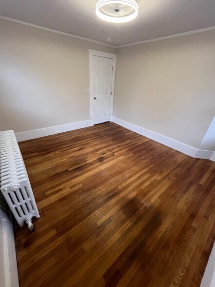 Building Photo - 450 Islington St