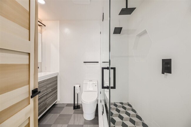 Building Photo - Golf Course Views from LVCC home