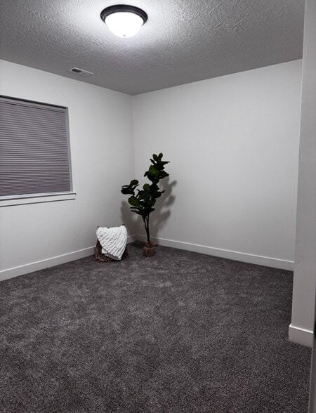 Building Photo - 2047 S Dunn Dr