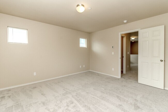 Building Photo - 1360 Sinclair Dr