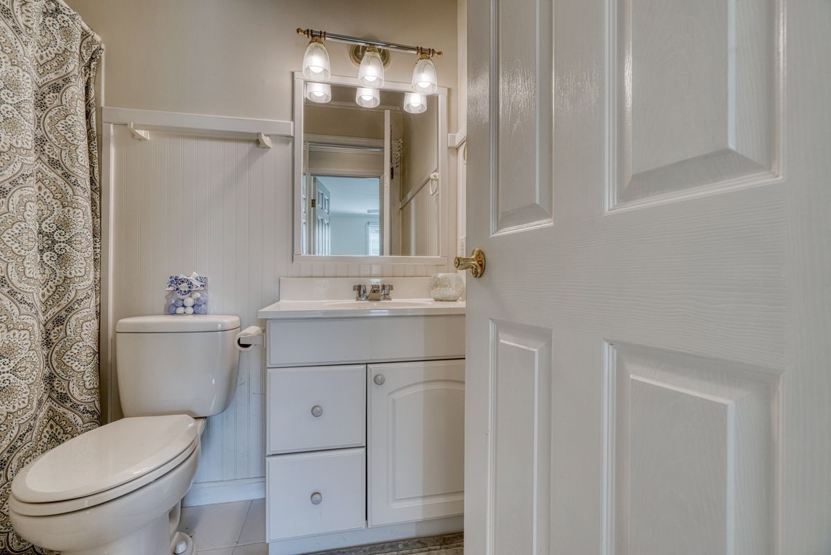 Building Photo - 18 Collis Ct