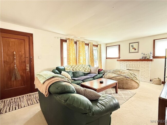 Building Photo - 245 Hamilton Dr