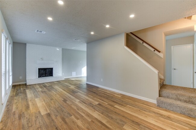 Building Photo - 7411 Trabajo Dr