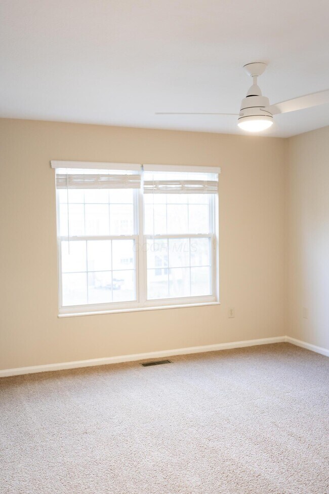 Building Photo - 5008 Stratford Pine Ln