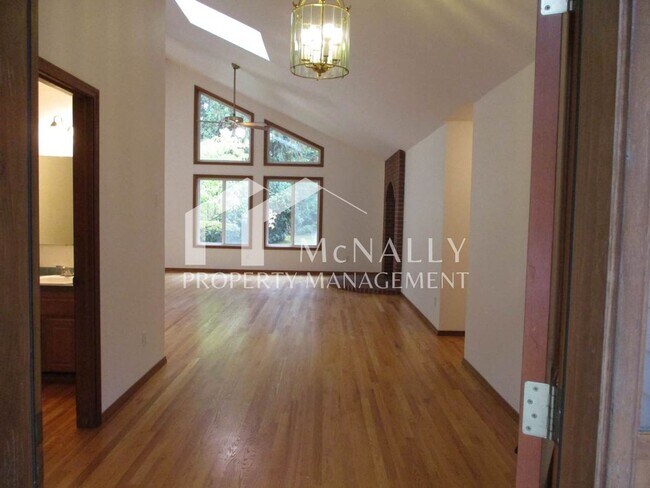 Building Photo - Beautiful 3 Bedroom 2.5 Bath Home in Gig Harbor