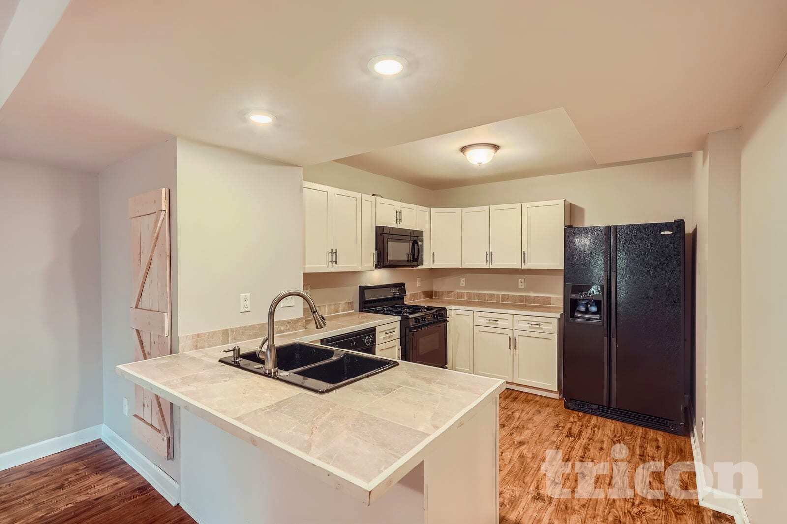 Building Photo - 326 Henderson Lake Dr SW