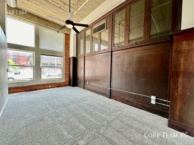 Building Photo - 934 Broadway Blvd