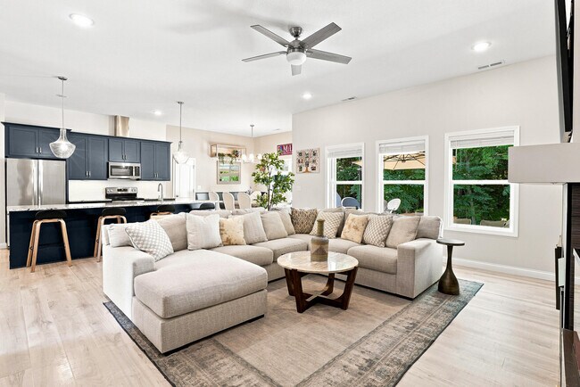 Building Photo - 2404 Baxley Dr