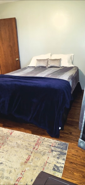 Building Photo - 7629 Bloomington Ave S