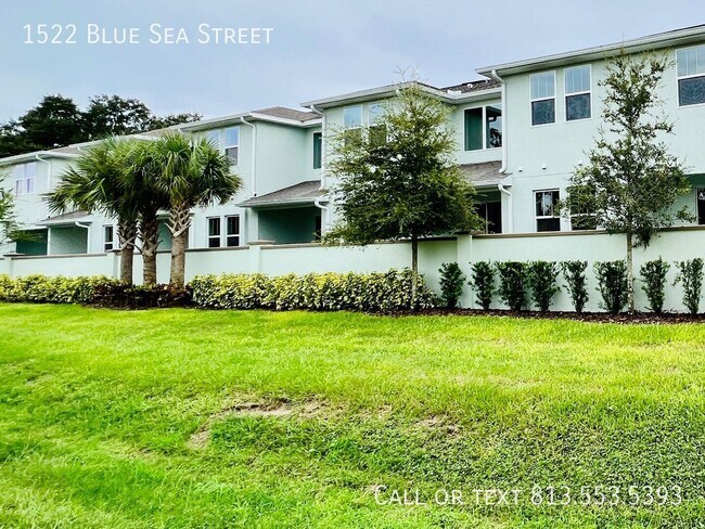 Building Photo - 1522 Blue Sea St