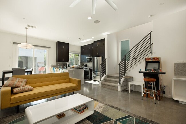 Building Photo - 2707 Majestic Way