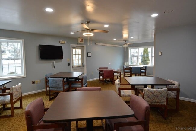 Building Photo - 13 1st St