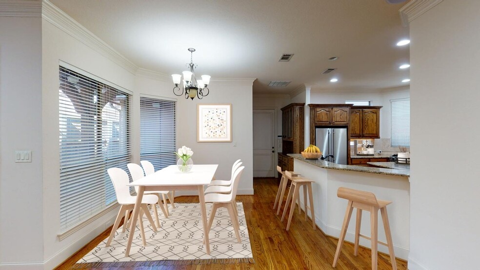 Building Photo - Elegant Central Dallas home 2.5 blocks from Knox-Henderson