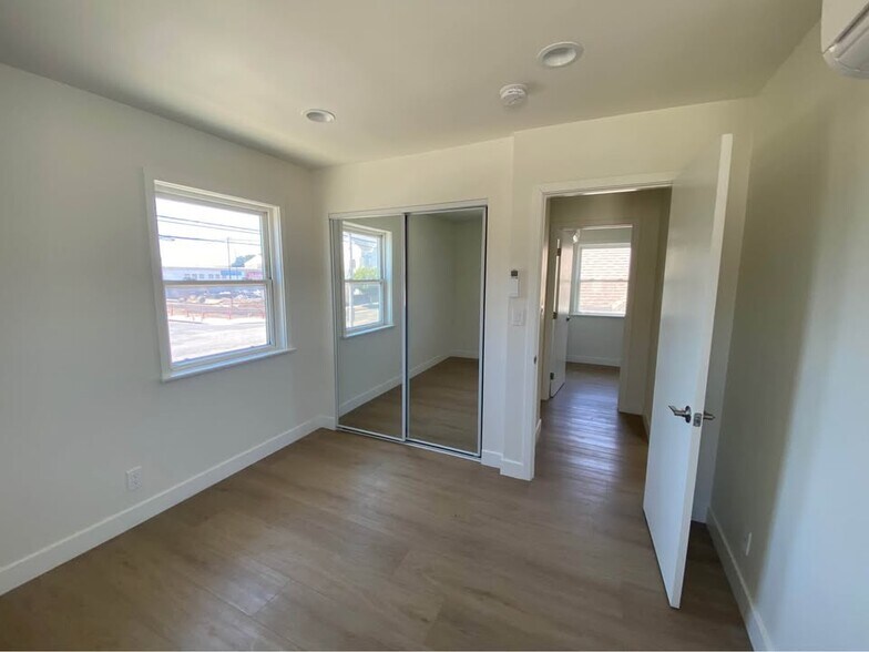 Bedroom 1 - 1331 W Adams Blvd