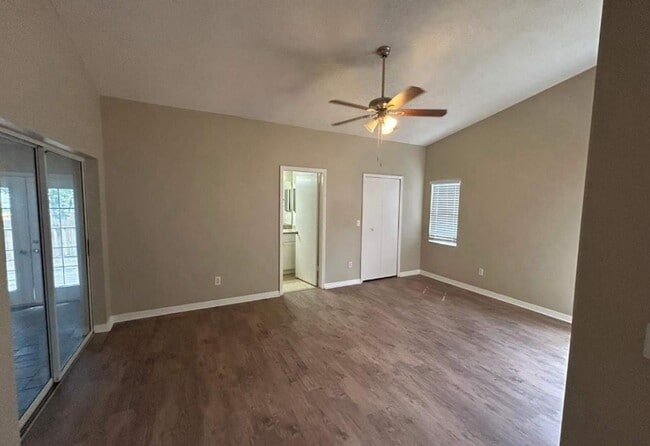 Building Photo - 553 Rapid Falls Dr