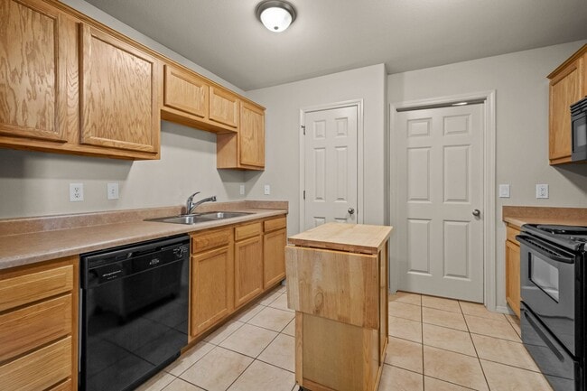 Building Photo - Great 3 Beds + 2 Baths Home with Solar Panels! Large Covered Patio!