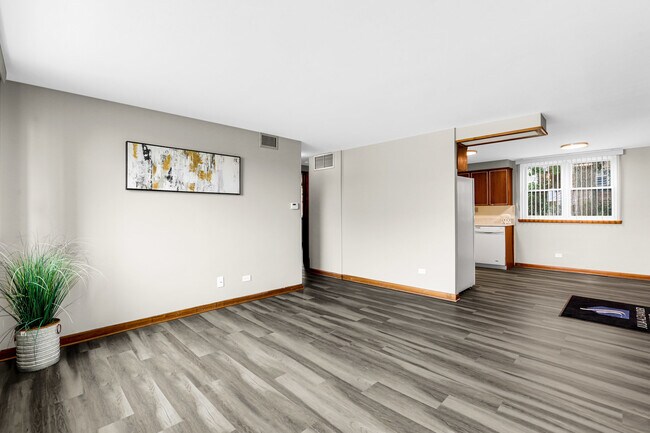 Building Photo - 7101 W Foster Pl