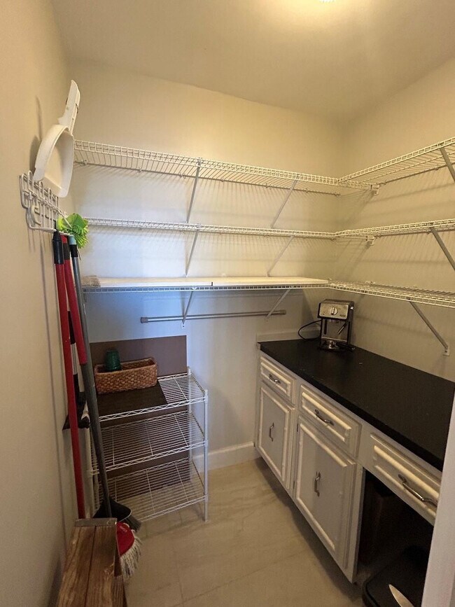 Building Photo - 2017 S Ocean Dr