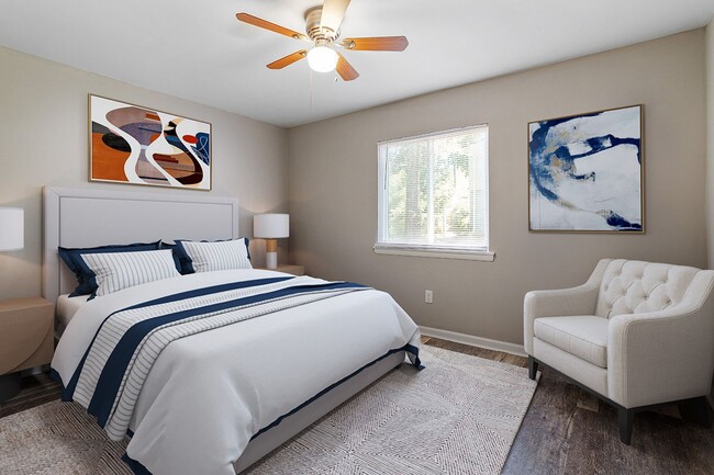 Building Photo - Renovated 2BR/1BA Apts Near Downtown Raleigh. 1 Mile to 1-440. Pets Welcome.