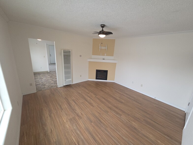 Building Photo - 627 2nd Ave