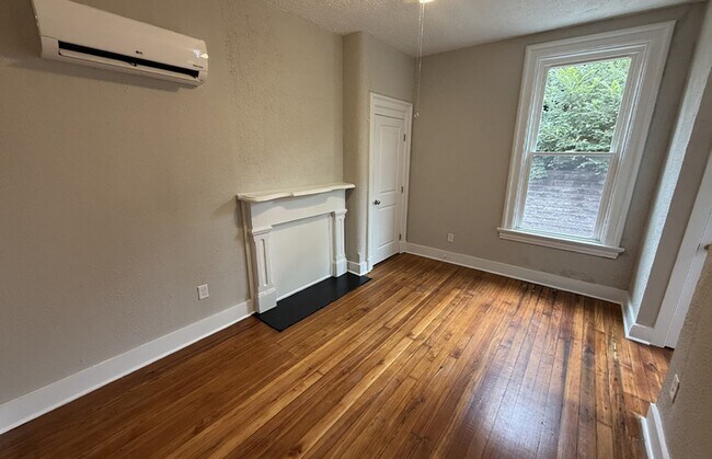 Building Photo - 2724 Jefferson Ave