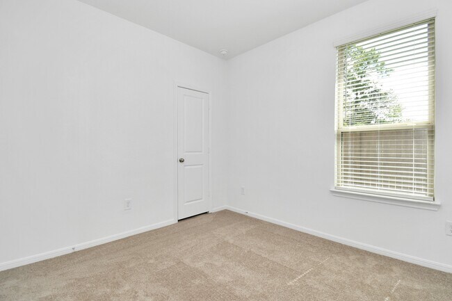 Building Photo - 16150 Elbridge Ct