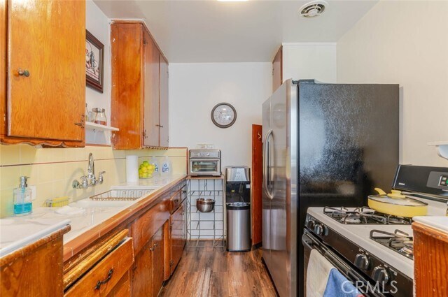 Building Photo - 1217 N Kingsley Dr