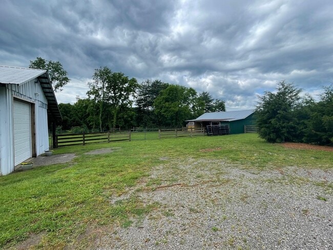 Building Photo - 172 Chester Stevens Rd