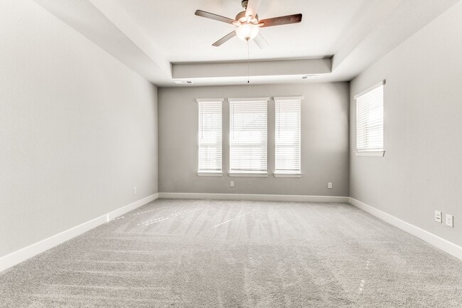 Building Photo - Where Comfort Meets Convenience - 3 Bed, 3...