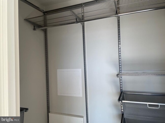 Building Photo - 5225 Pooks Hill Rd