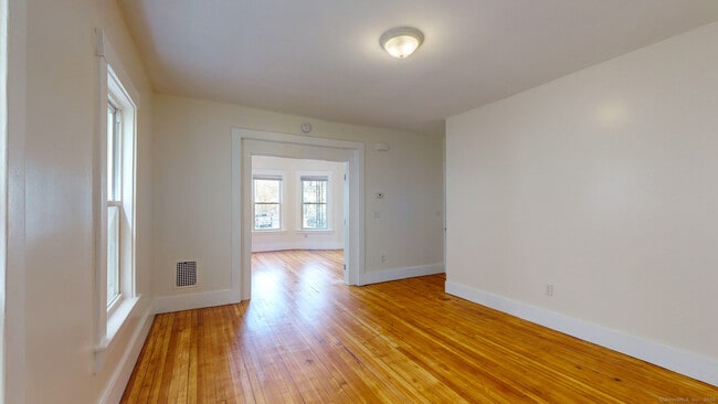 Building Photo - 679 Winchester Ave