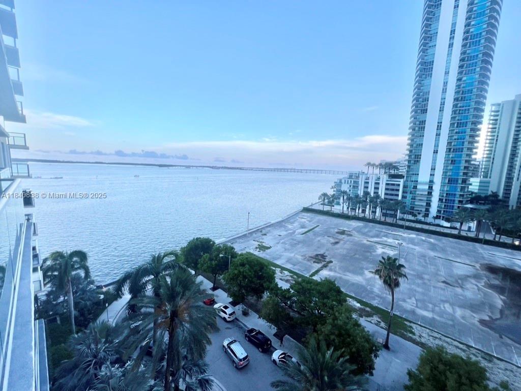 Building Photo - 1155 Brickell Bay Dr