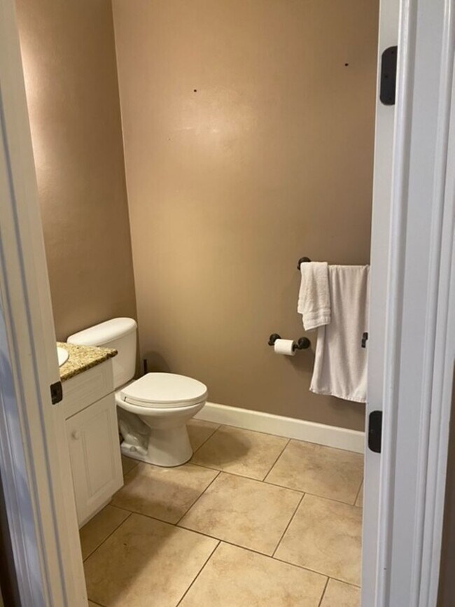 Building Photo - Jackson Square - 2 Bedroom, 2 Bathroom Condo **$400 Leasing Bonus**