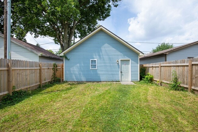 Building Photo - 936 Camp St