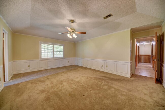 Building Photo - 128 Douglas Dr