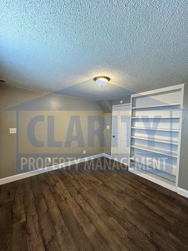 Building Photo - 3775 SE Forest Dr