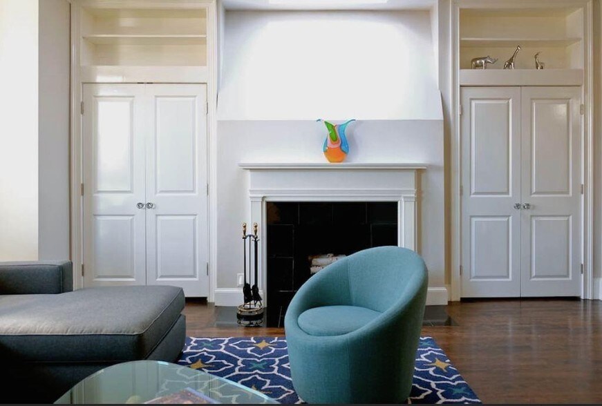 fireplace area - 17 Marlborough St