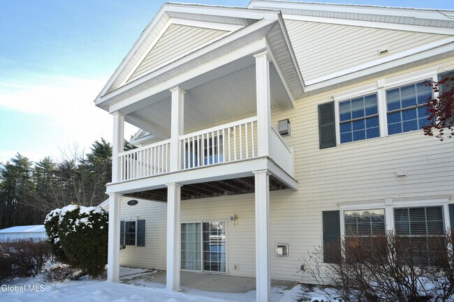 Building Photo - 328 Ballston Ave