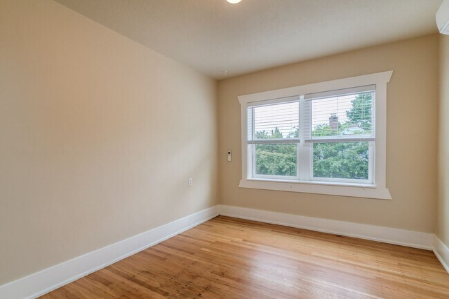 Building Photo - 1029 NE 31st Ave