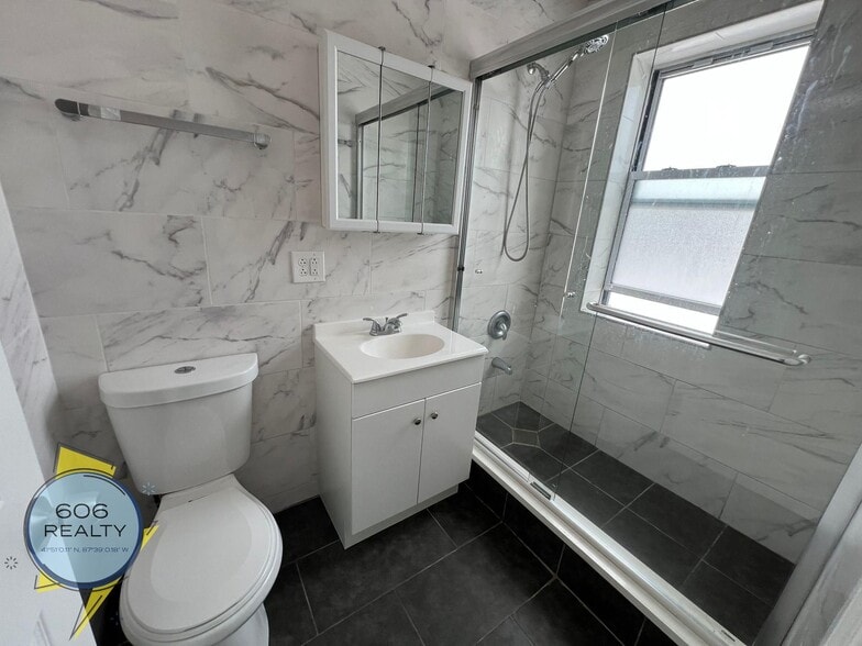 Building Photo - 3420 W Irving Park Rd