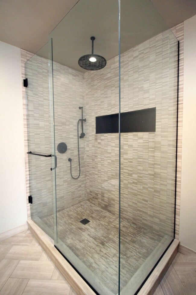 Building Photo - 1025 NW Couch St