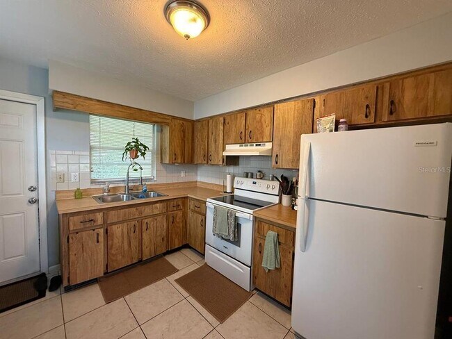 Building Photo - 10812 Hannaway Dr
