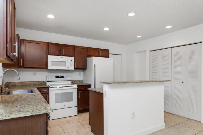 Building Photo - 3525 NW 114th Ln